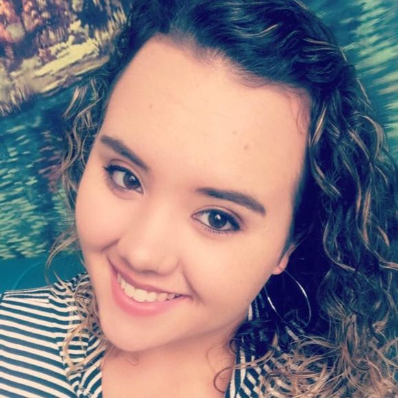 Meet your Posher, Kendall - Picture 1 of 1